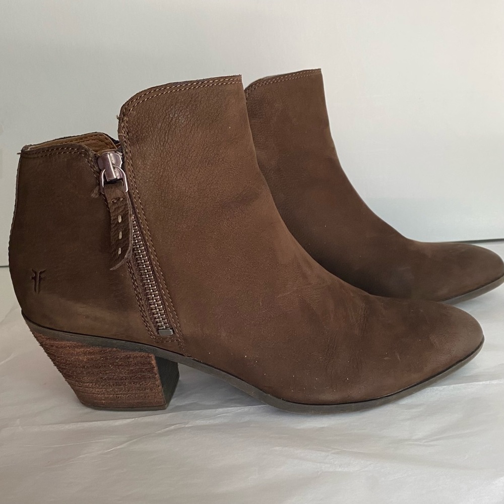 Frye Judy Leather Side-Zip Ankle Bootie Dark Brown Size 8 - Picture 8 of 13